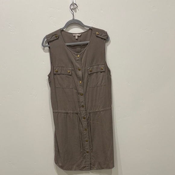 Banana Republic Dresses & Skirts - Banana Republic Brown Sleeveless Top with Gold Button
